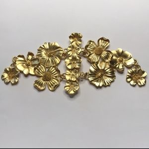Vintage, Articulated Gold Tone Flower Brooch